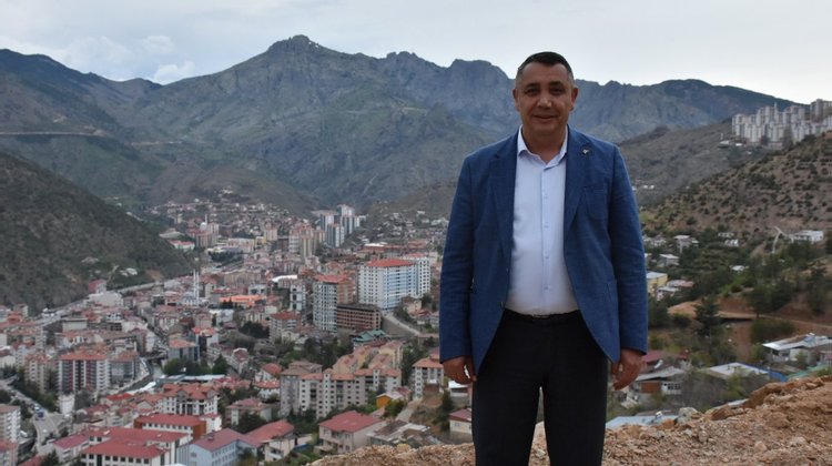 BAŞKANIMIZ, İNÖNÜ MAHALLESİ FİDANLIK KÜME EVLERİ BÖLGESİNDE DEVAM EDEN YOL ÇALIŞMALARINI İNCELEDİ