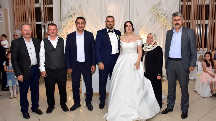 BAŞKANIMIZ, KADER DEMİR VE İSMET DEMİREL’İN DÜĞÜN MERASİMLERİNE KATILDI