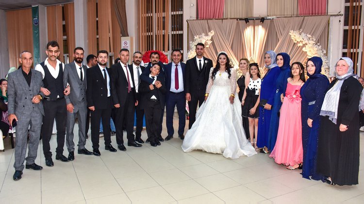 BAŞKANIMIZ, MELTEM SELVİ VE CESİM TEKİN ÇİFTİMİZİN DÜĞÜN TÖRENLERİNE KATILDI