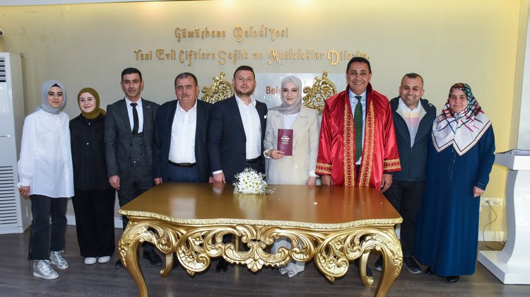 BAŞKANIMIZ, MERYEM UYGUR VE EMRAH BAL KARDEŞLERİMİZİN NİKAH AKDİNİ GERÇEKLEŞTİRDİ