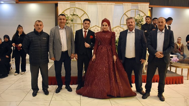 BAŞKANIMIZ, NAZLICAN ERSOY VE İDRİS SÜRMELİ’NİN DÜĞÜN MERASİMLERİNE KATILIM SAĞLADI