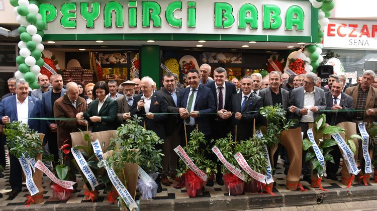 BAŞKANIMIZ, PEYNİRCİ BABA FİRMASININ İLİMİZDE 182. ŞUBESİNİN AÇILIŞ KURDELESİNİ KESTİ