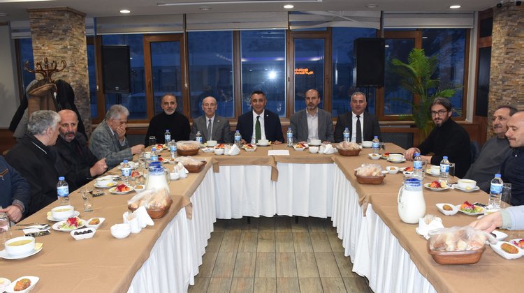 BAŞKANIMIZ, ŞEHRİMİZDE FAALİYET GÖSTEREN YEREL BASIN MENSUPLARIMIZLA AYNI İFTAR SOFRASINI PAYLAŞTI