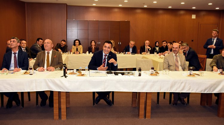 BAŞKANIMIZ, ÜRETKEN BELEDİYECİLİK" ANLAYIŞIYLA GEÇEN BİR YILLIK GÖREV SÜRECİNİ DEĞERLENDİRDİ