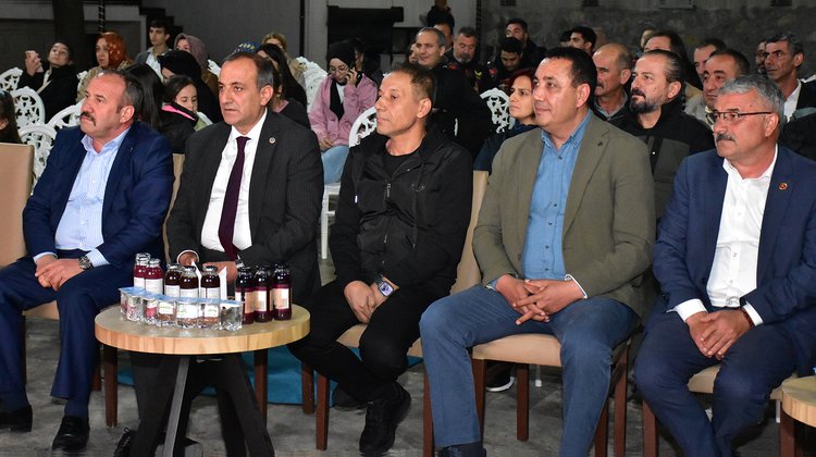 BAŞKANIMIZ, VASFİ MAHİR KOCATÜRK ANISINA GERÇEKLEŞTİRİLEN ŞİİR DİNLETİSİ PROGRAMINA KATILDI